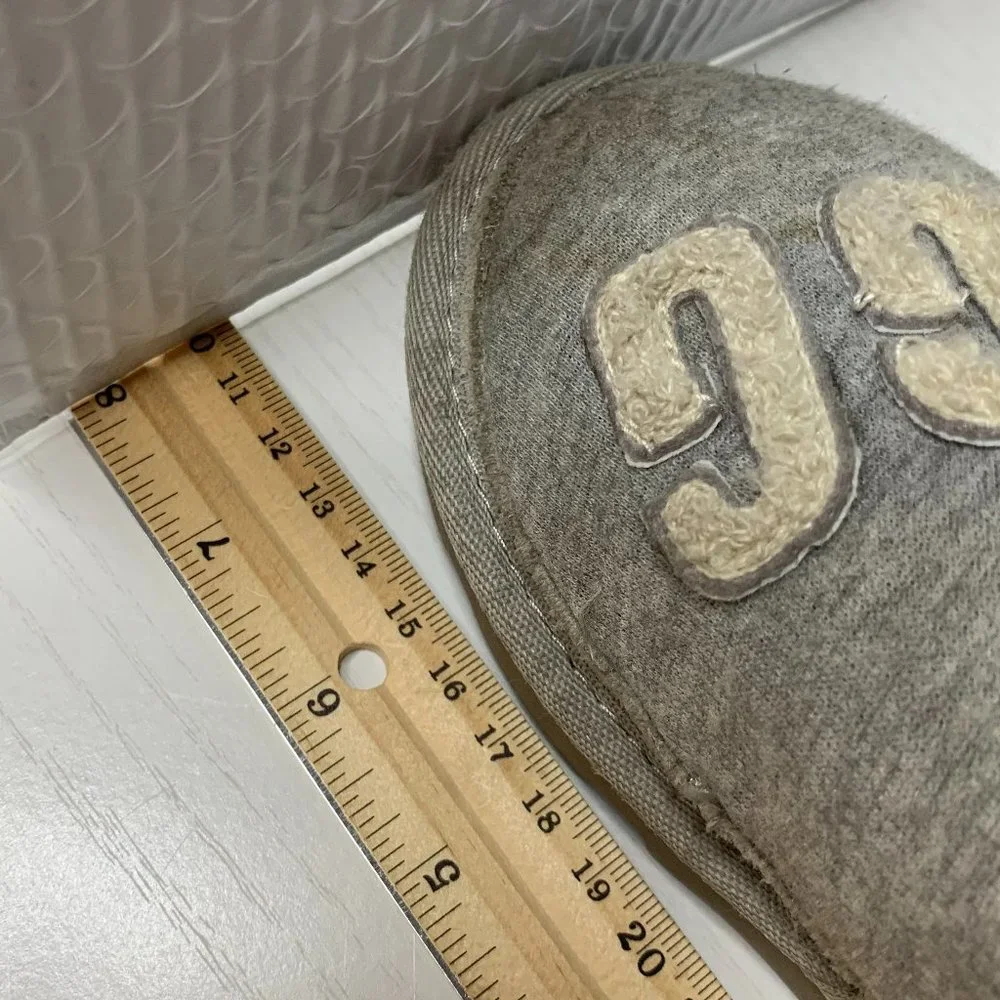 UGG Slip On